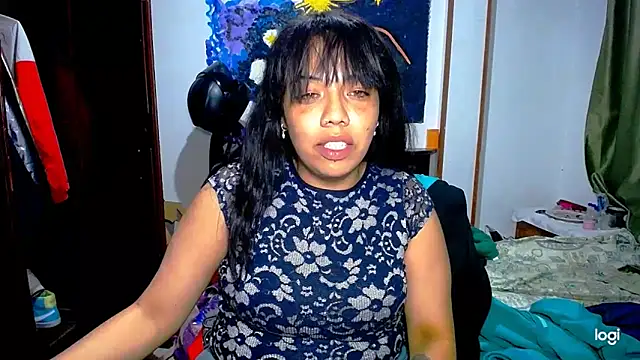 Snapshot of AmaraRoberts420 chatting on May 19, 1:00 am AmaraRoberts420 online show from May 19, 1:00 am