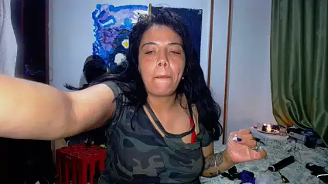 Snapshot of AmaraRoberts420 chatting on June 1, 1:40 am AmaraRoberts420 online show from June 1, 1:40 am