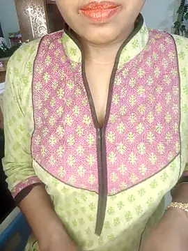 Snapshot of esita_1212 chatting on February 28, 5:04 pm esita 1212 online show from February 28, 5:04 pm