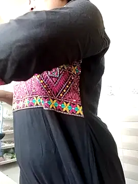 Snapshot of esita_1212 chatting on March 3, 8:27 am esita 1212 online show from March 3, 8:27 am