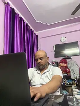 Dick 6inches online show from November 4, 4:39 pm