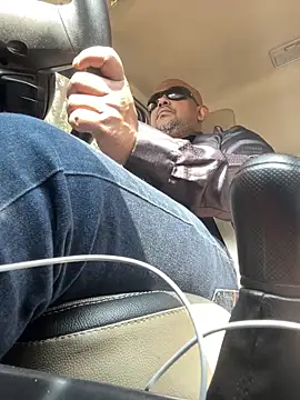 Dick 6inches online show from February 21, 5:30 am