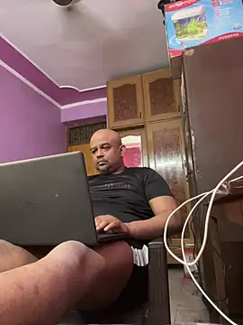 Snapshot of Dick_6inches chatting on April 5, 5:26 am Dick 6inches online show from April 5, 5:26 am