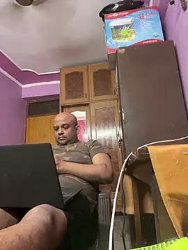 Snapshot of Dick_6inches chatting on April 21, 7:36 am Dick 6inches online show from April 21, 7:36 am