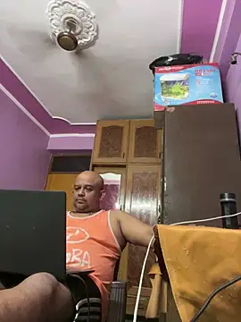 Snapshot of Dick_6inches chatting on April 25, 12:52 pm Dick 6inches online show from April 25, 12:52 pm