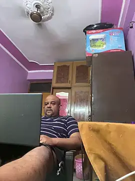 Snapshot of Dick_6inches chatting on May 2, 5:45 am Dick 6inches online show from May 2, 5:45 am