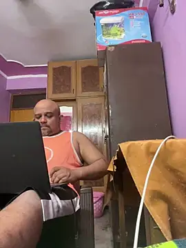 Snapshot of Dick_6inches chatting on May 3, 10:32 am Dick 6inches online show from May 3, 10:32 am