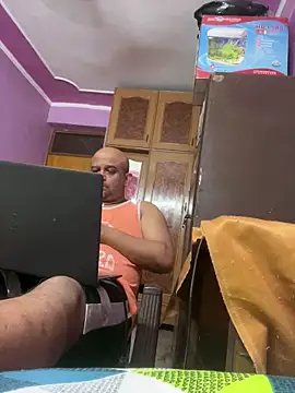 Snapshot of Dick_6inches chatting on May 7, 3:34 am Dick 6inches online show from May 7, 3:34 am