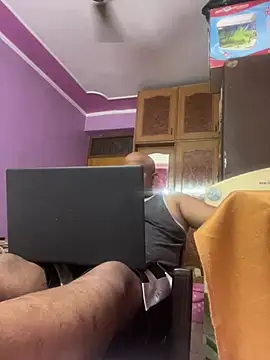 Snapshot of Dick_6inches chatting on June 3, 4:59 am Dick 6inches online show from June 3, 4:59 am