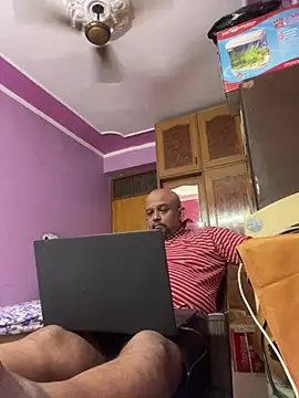 Snapshot of Dick_6inches chatting on June 17, 7:44 am Dick 6inches online show from June 17, 7:44 am