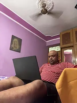 Snapshot of Dick_6inches chatting on June 21, 5:32 am Dick 6inches online show from June 21, 5:32 am