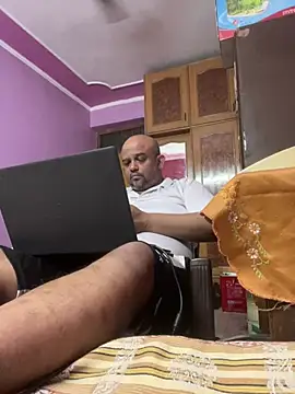 Snapshot of Dick_6inches chatting on July 4, 4:51 am Dick 6inches online show from July 4, 4:51 am