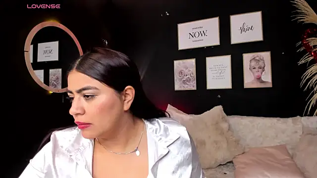 Snapshot of silvia_lane chatting on February 20, 9:22 am silvia lane online show from February 20, 9:22 am