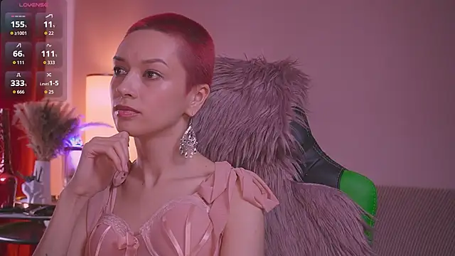 VivianLy  online show from May 29, 10:24 am