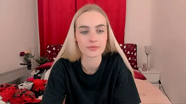 Snapshot of OliviaKisss chatting on January 24, 10:08 pm OliviaKisss online show from January 24, 10:08 pm