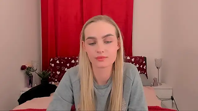 Snapshot of OliviaKisss chatting on March 19, 9:58 pm OliviaKisss online show from March 19, 9:58 pm
