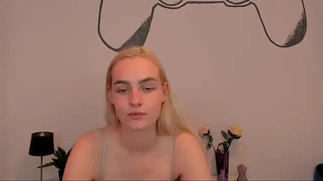Snapshot of OliviaKisss chatting on September 12, 7:25 pm OliviaKisss online show from September 12, 7:25 pm