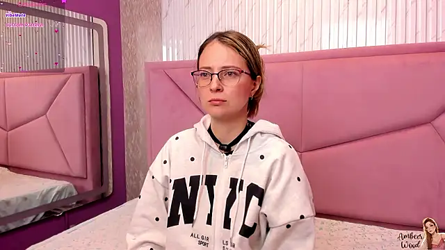 AmbeerWood  online show from March 28, 12:05 pm