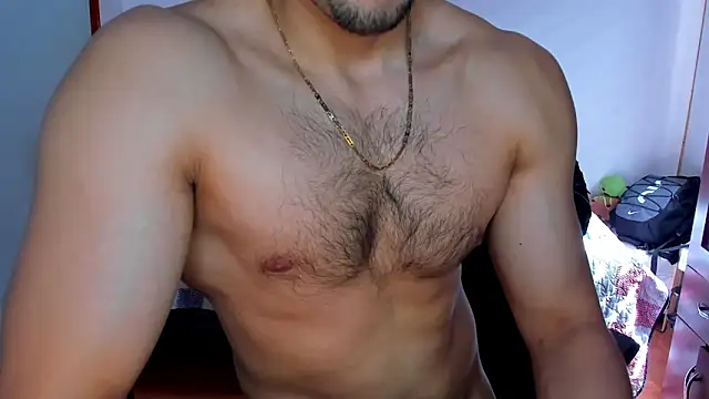 Snapshot of Tommy_Bred chatting on October 29, 6:31 pm Tommy Bred online show from October 29, 6:31 pm