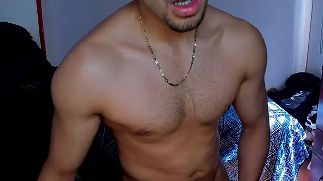 Snapshot of Tommy_Bred chatting on November 18, 6:12 pm Tommy Bred online show from November 18, 6:12 pm