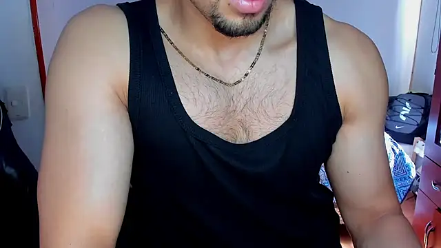 Snapshot of Tommy_Bred chatting on December 4, 6:27 pm Tommy Bred online show from December 4, 6:27 pm