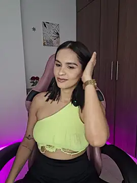 Snapshot of heyshaa chatting on June 16, 9:28 pm heyshaa online show from June 16, 9:28 pm