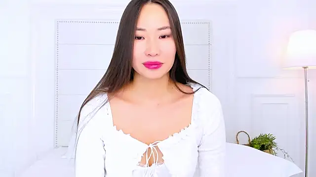 NaomiYuu online show from November 21, 2:43 am