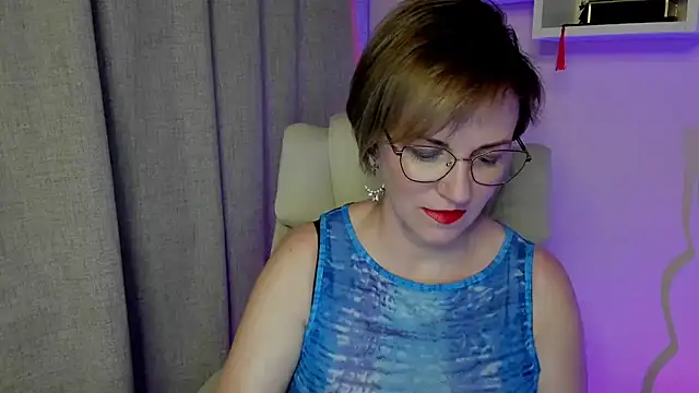 feliziaDesire online show from June 10, 1:10 pm