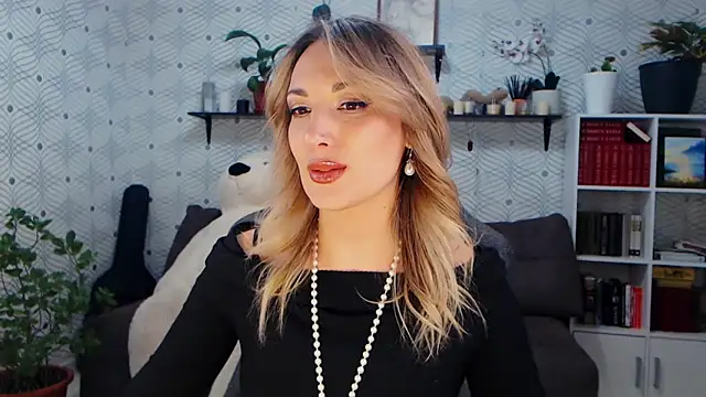 MillaXQueen online show from February 21, 3:24 pm