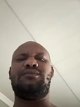 Snapshot of TheTwist chatting on February 21, 6:29 am TheTwist online show from February 21, 6:29 am