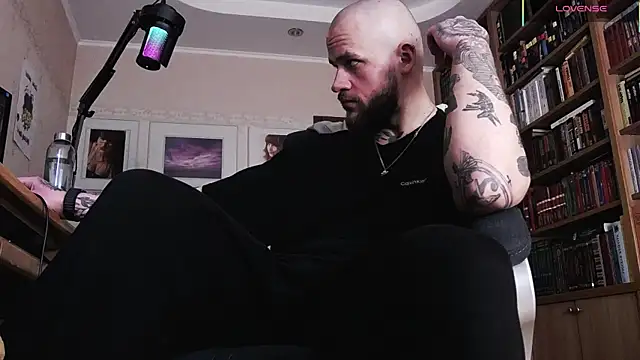 Snapshot of FindomJason chatting on February 11, 10:09 am FindomJason online show from February 11, 10:09 am