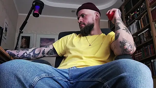 Snapshot of FindomJason chatting on March 2, 10:33 am FindomJason online show from March 2, 10:33 am