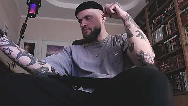 Snapshot of FindomJason chatting on March 9, 11:47 am FindomJason online show from March 9, 11:47 am