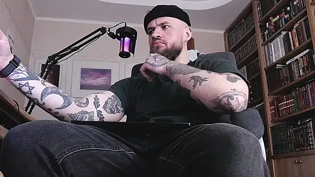 Snapshot of FindomJason chatting on March 22, 8:18 am FindomJason online show from March 22, 8:18 am
