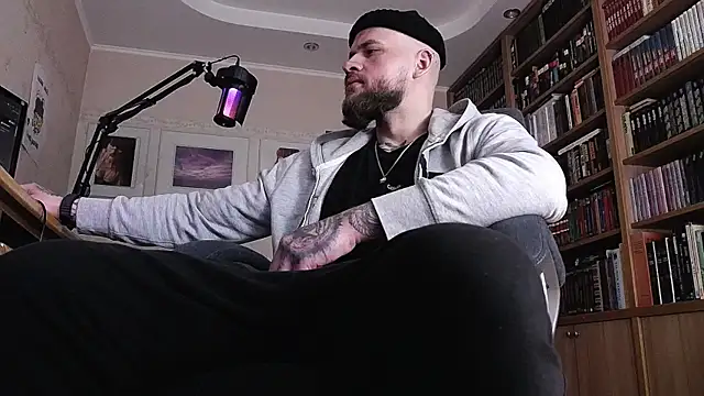 Snapshot of FindomJason chatting on March 28, 7:30 am FindomJason online show from March 28, 7:30 am