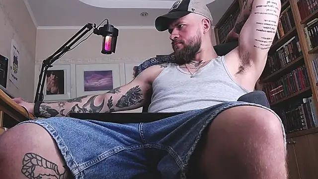 Snapshot of FindomJason chatting on June 10, 9:52 am FindomJason online show from June 10, 9:52 am