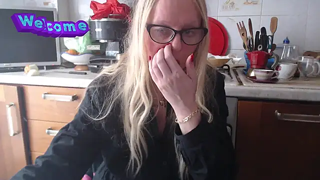 martachatte online show from February 17, 2:04 pm