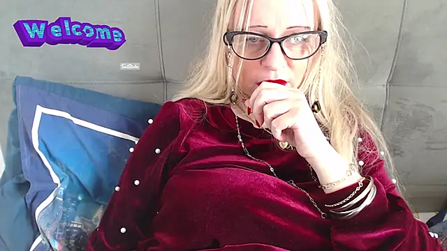 martachatte online show from March 5, 2:01 pm