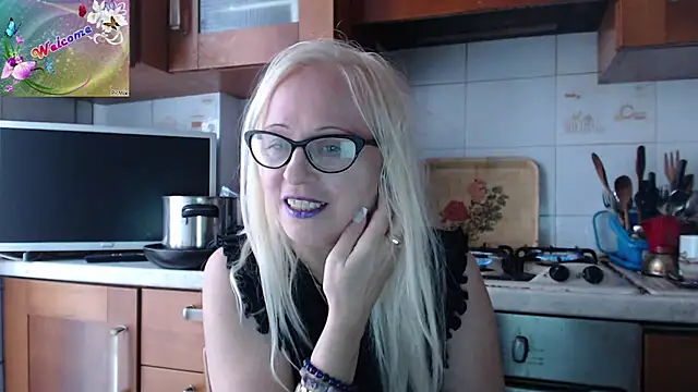 martachatte online show from October 7, 7:49 am