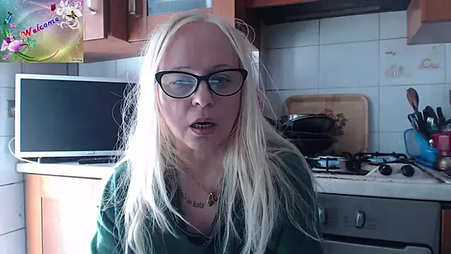 martachatte online show from October 8, 8:56 am