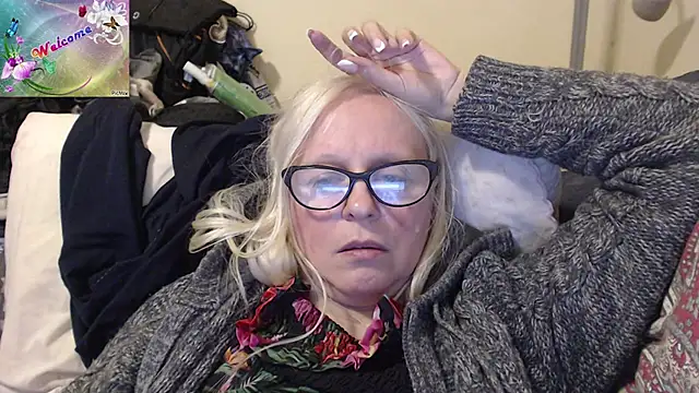 martachatte online show from October 10, 3:22 pm