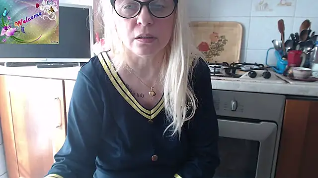 martachatte online show from November 8, 9:42 am