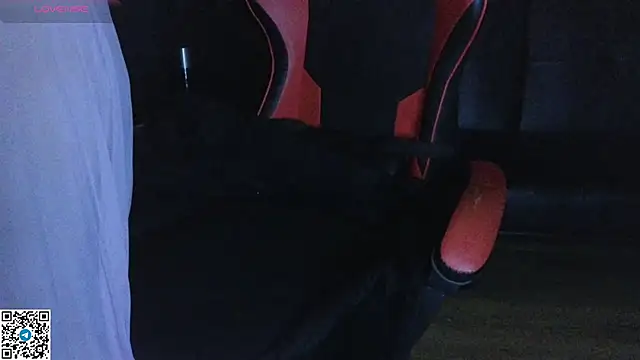 Mia G0ld online show from November 8, 5:01 pm