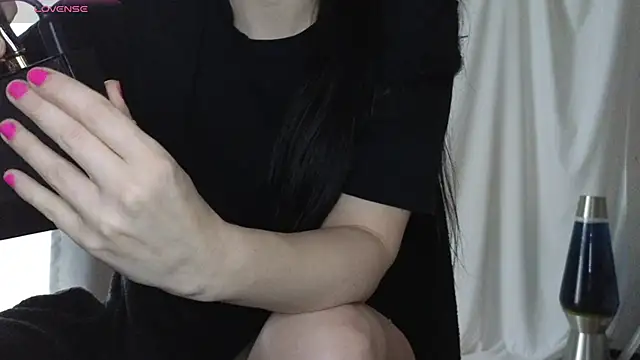 Mia G0ld online show from January 9, 1:47 pm