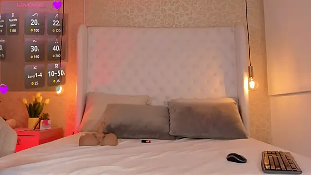 Ashleyy piink online show from September 9, 10:20 pm