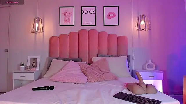 Snapshot of Ashleyy_piink chatting on March 5, 3:08 pm Ashleyy piink online show from March 5, 3:08 pm