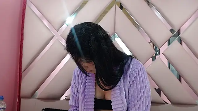 nathaly low1 online show from November 19, 3:17 am