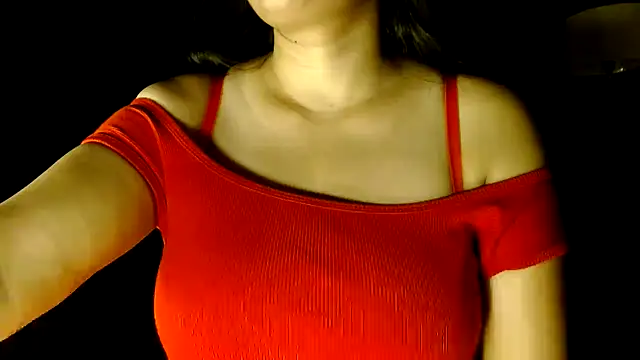 janifer001 online show from May 1, 4:44 pm