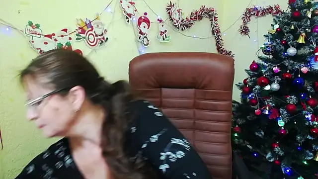 VanessaHotts online show from December 14, 3:15 pm