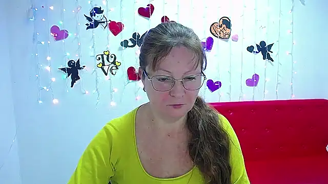 VanessaHotts online show from February 10, 6:20 am